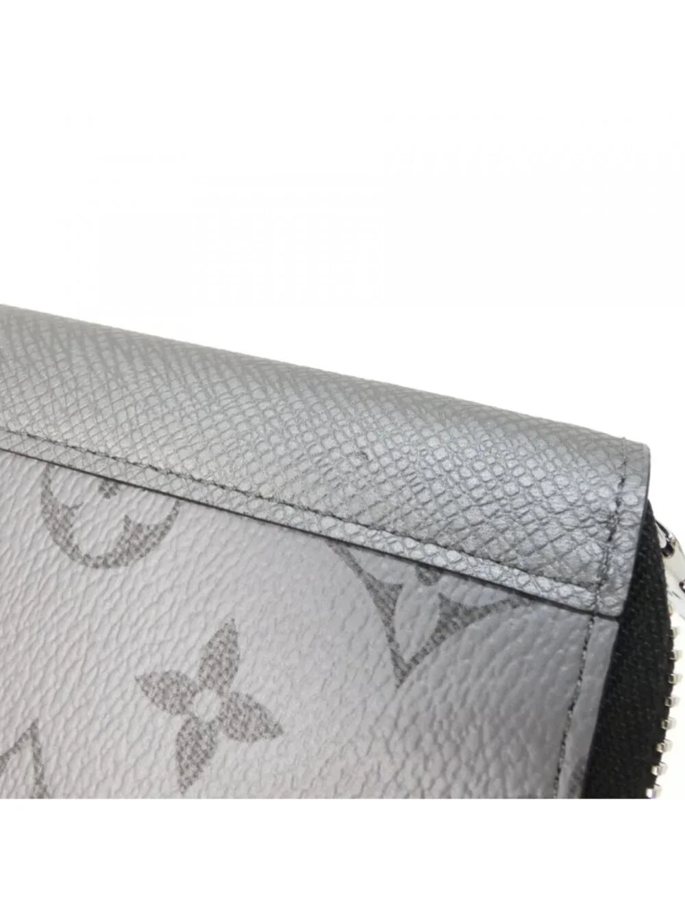 Louis Vuitton Taiga Llama Zippy Wallet Vertical